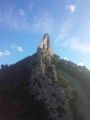Rocher du Saint-Julien: vu de c�t�, le st julien st comme une lamelle tr�s fine, la face nord est � gauche