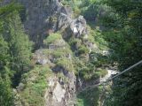 Le Gouffre d'Enfer: via sympathique ,jolie cadre ,tyrolienne d'enfer ,attention a l'arriver pour les plus de 80 kl