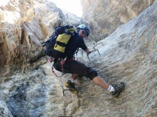 La voie de la Balme: Olivier dans la chemin�e
