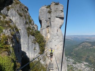 Rochefort: d�but de la td a droite du pilier  d�ja impr�ssionnant quand on y arrive,  