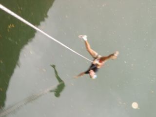 Vidourle: Plus qu'une Via-ferrata, un v�ritable parcours aventure... Les ateliers n'�tant pas en place fixe, laissez moi vous guider pour une apr�s-midi �motions (tyro, rappel, balan�oire,...).