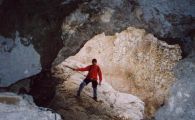 La traverse des Beaumes: Une grotte