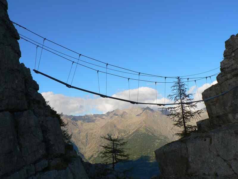 : auron035.jpg