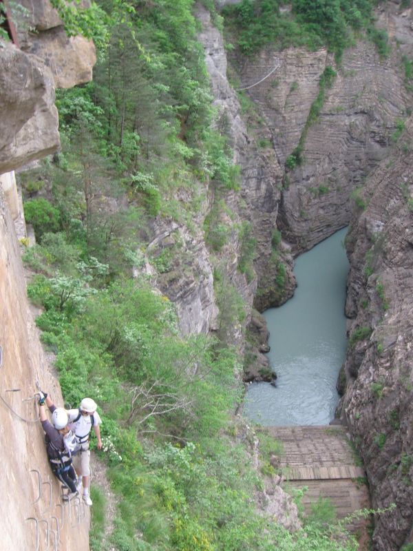 Le Grand Frisson: corpsbarragedusautet012.jpg