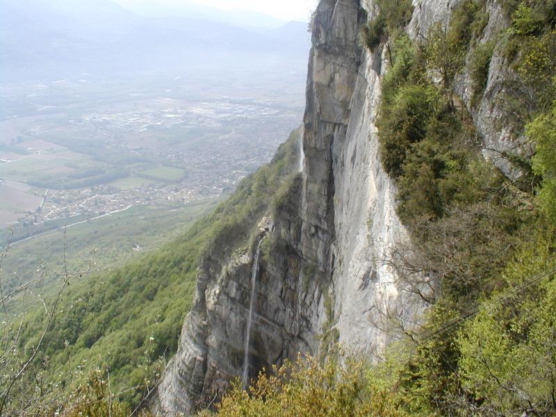 La vire des lavandi�res: crolles39.jpg