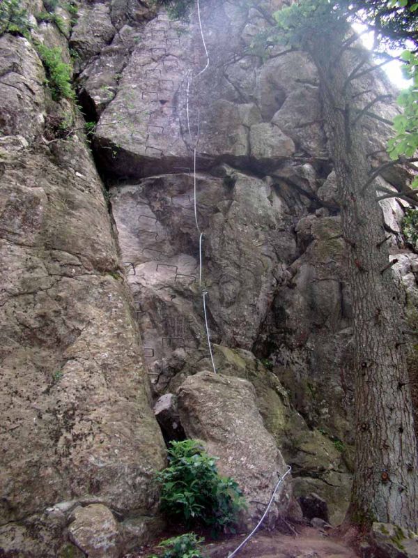 Puy des Juscles: lepertuis004.jpg