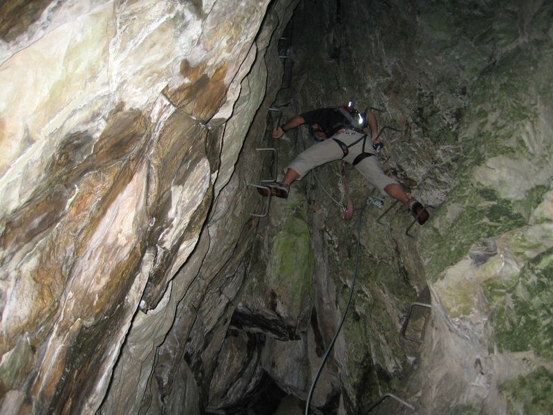 Puy des Juscles: lepertuis036.jpg