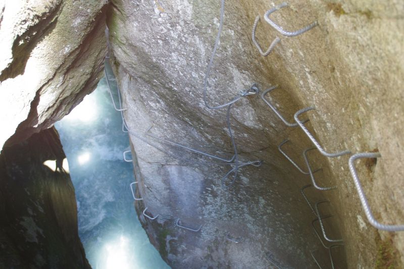 Les Gorges d�Ailefroide: pelvouxlesclaux001.jpg