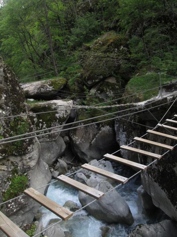 Les Gorges d�Ailefroide: pelvouxlesclaux018.jpg