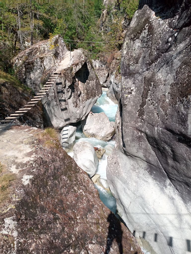 Les Gorges d�Ailefroide: pelvouxlesclaux044.jpg