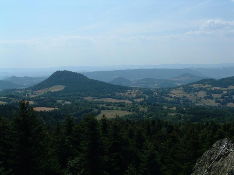 Puy des Juscles: pertuis01.JPG