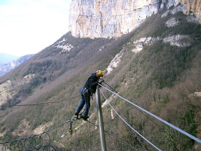 POISSON D'AVRIL: La via ferrata des Grottes de Choranche: presles005.jpg