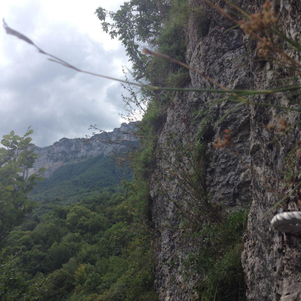 Rocher de l'Envers: saintvincentdemercuze015.jpg