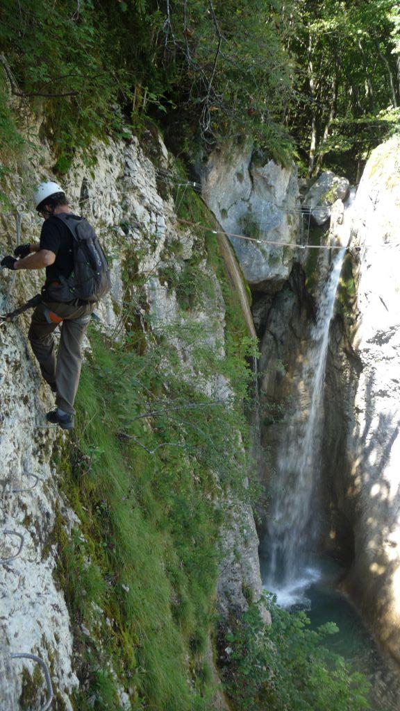 Rocher de l'Envers: saintvincentdemercuze023.jpg