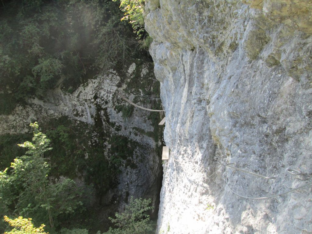 Rocher de l'Envers: saintvincentdemercuze033.jpg