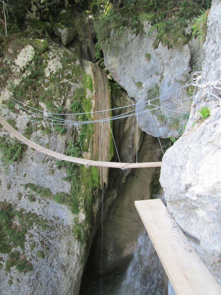 Rocher de l'Envers: saintvincentdemercuze034.jpg