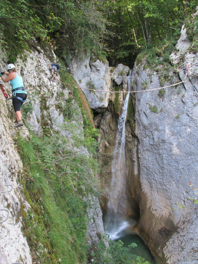 Rocher de l'Envers: saintvincentdemercuze037.jpg