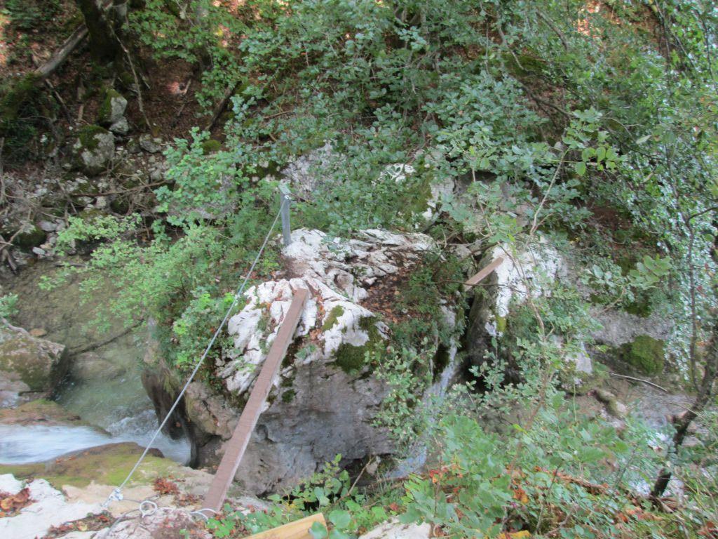 Rocher de l'Envers: saintvincentdemercuze038.jpg