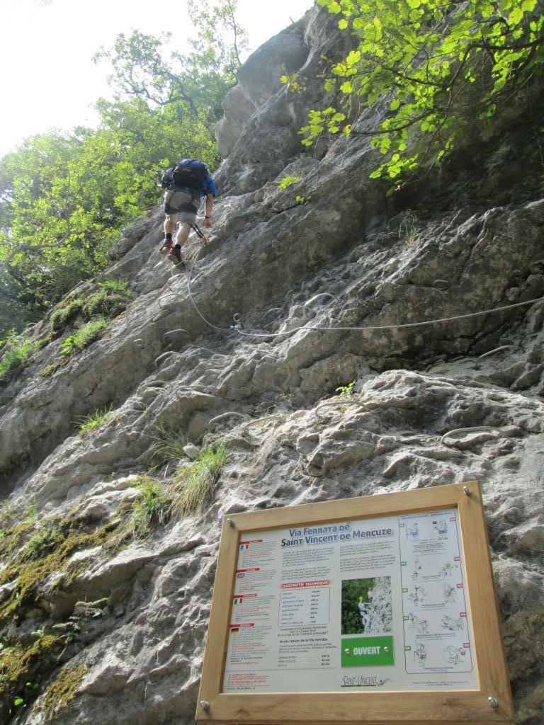 Rocher de l'Envers: saintvincentdemercuze040.jpg