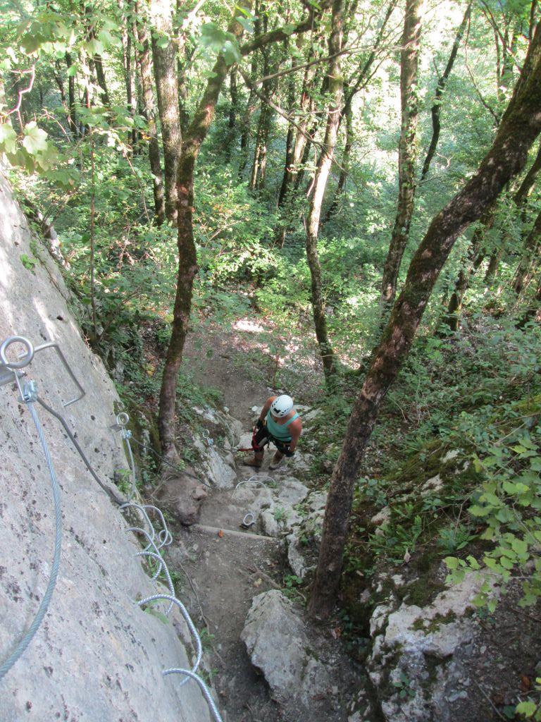 Rocher de l'Envers: saintvincentdemercuze043.jpg