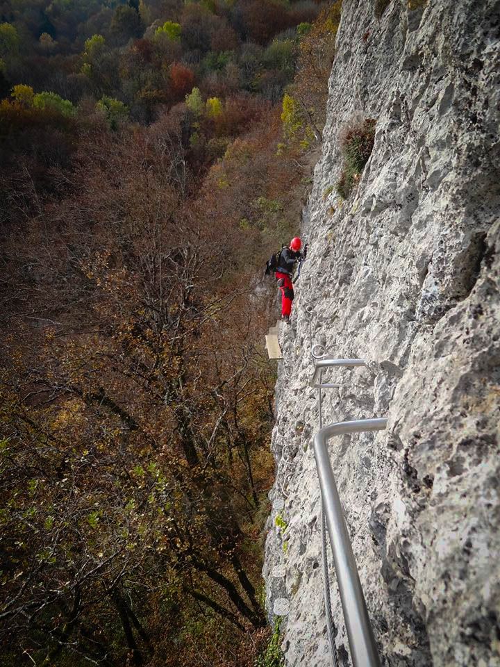 Rocher de l'Envers: saintvincentdemercuze069.jpg