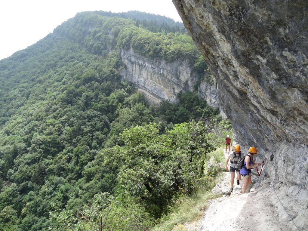 Rocher de l'Envers: saintvincentdemercuze071.jpg