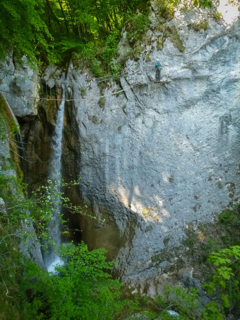 Rocher de l'Envers: saintvincentdemercuze080.jpg