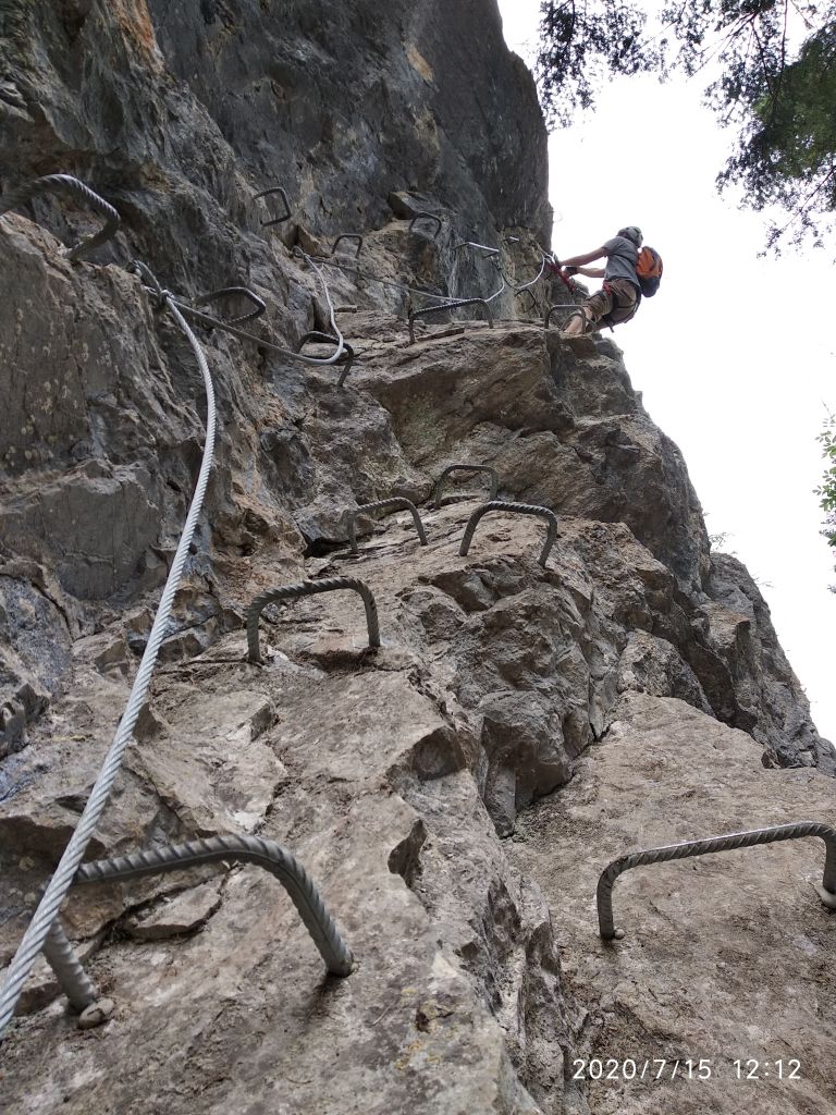 Le rocher d'Arthouze: serreeyraud029.jpg