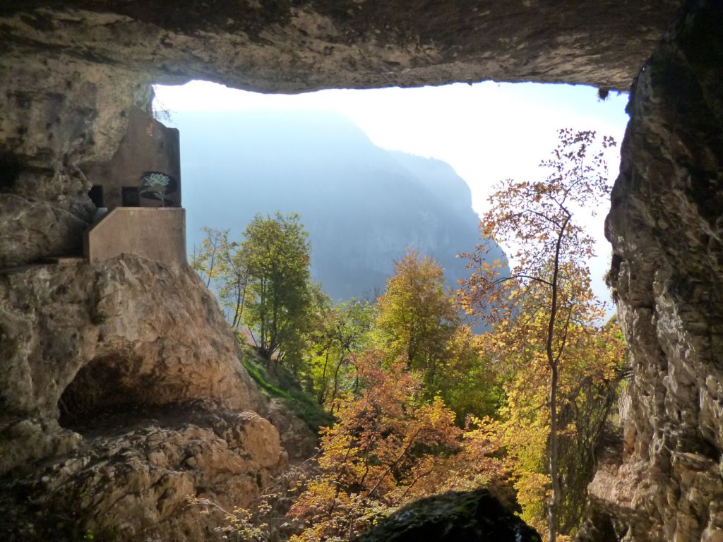 La grotte � Carret: stjeandarvey104.jpg