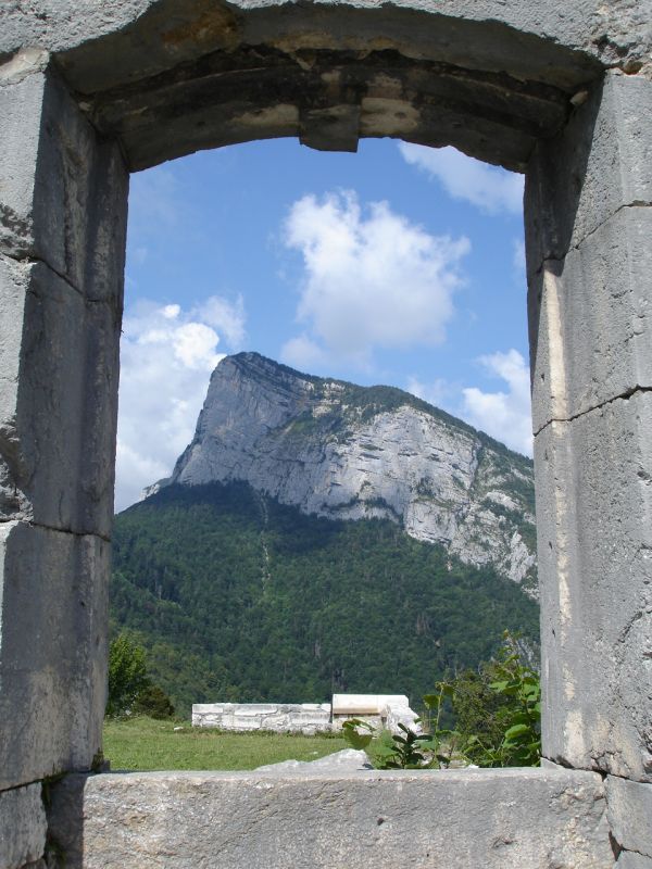Roche Veyrand: stpierredentremont042.jpg