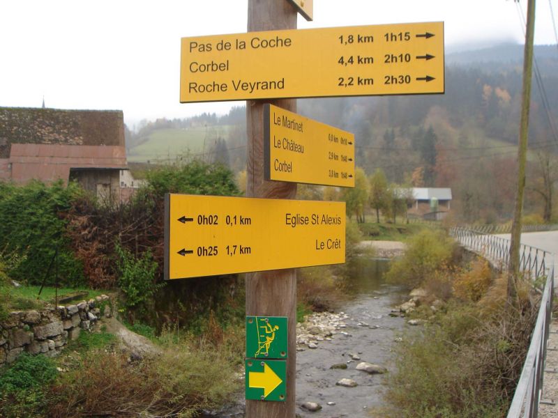 Roche Veyrand: stpierredentremont053.jpg