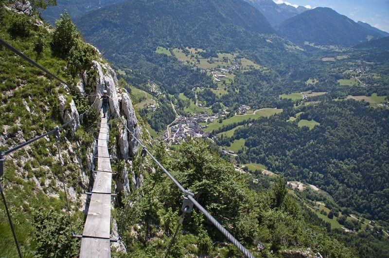 Roche Veyrand: stpierredentremont098.jpg