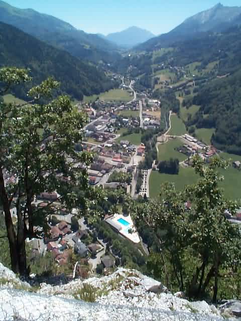 La Roche � l'Agathe: thones08.jpg